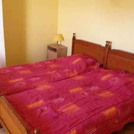 Villa Cozy Villa Situated In Saint-Germain-Sur-Ay With Parking Isigny-sur-Mer