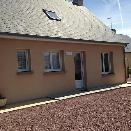 Cozy Villa Situated In Saint-Germain-Sur-Ay With Parking Villa *